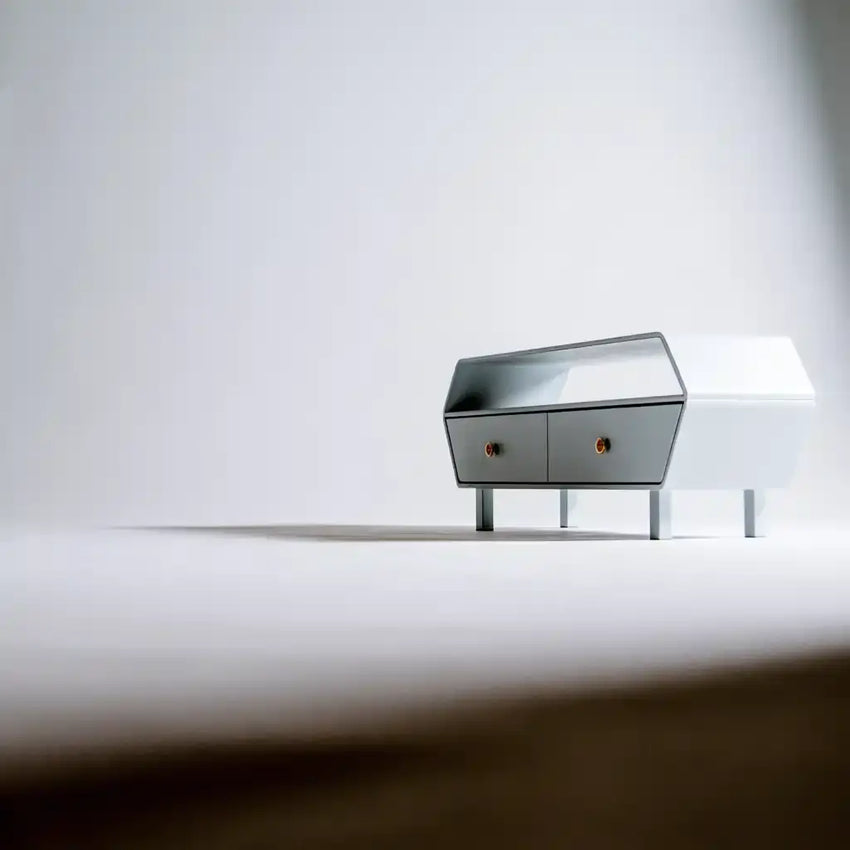 Aparador con puertas inclinadas y patas finas - gris/blanco